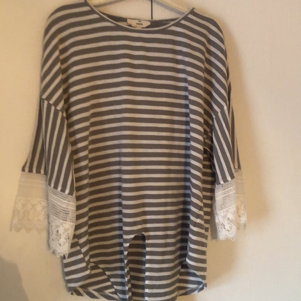 Womanās spring lace striped crochet sleeves blouse top
